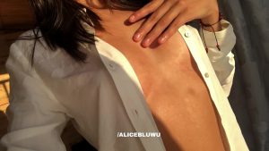 Latina Amateur Brunette by RealAlicebluwu