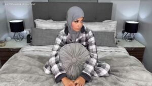 Pakistani Masturbating Hijab by thatbritishgirl