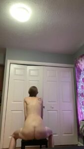 Twerking Naked Bareback by kikipawg