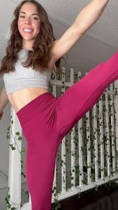 Yoga pants Flexible Wet pussy by sonia_sparrow